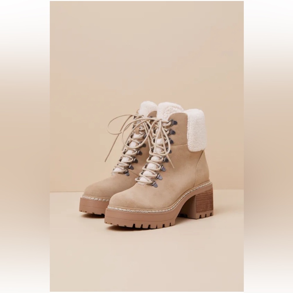 Mia’s NIB SIZE 7, Women's tan Platform Boots. Absolutely Adorable!